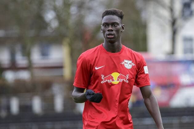 Berlin Deutschland 29.11.2015 Fußball Regionalliga Nordost Saison 2015 - 2016 FC Viktoria 1889 Berlin vs RB Leipzig II Idrissa Toure (RB)