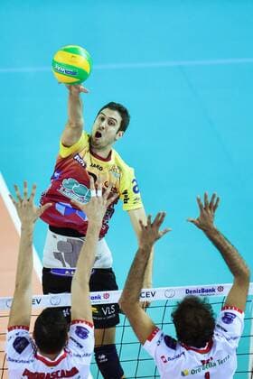 Men s Volleyball Champions League 3rd round group E match, Dukla Liberec against Cucine Lube Civitanova in Liberec, Czech Republic, December 3, 2015. Left is seen Tomas Krisko of Liberec, bottom left is Marko Podrascanin and right Alessandro Fei of Lube Civitanova. (CTKxPhoto RadekxPetrasek) CTKPhotoP201512030959101  PER 2