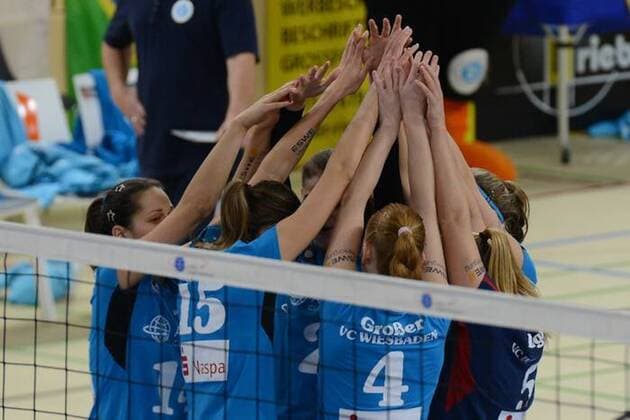05.12.2015, xtkx, Volleyball 1.Bundesliga Damen, VC Wiesbaden - SC Potsdam, emspor v.l. VC Wiesbaden,