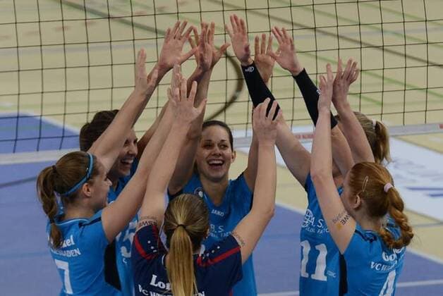 05.12.2015, xtkx, Volleyball 1.Bundesliga Damen, VC Wiesbaden - SC Potsdam, emspor v.l. VC Wiesbaden,