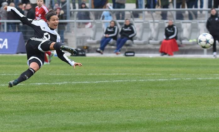 06.12.2015, xblx, Fussball 1.Bundesliga Damen, 1.FFC Frankfurt - SC Sand, emspor, v.l. Dzsenifer Marozsan (1.FFC Frankfurt)