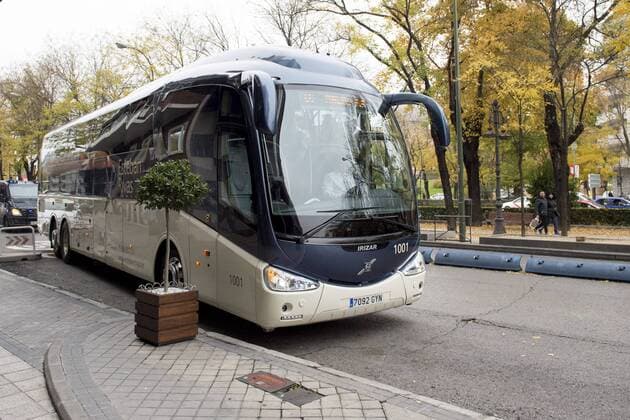 151207 Malmö FFs spelarbuss ankommer till spelarhotellet den 7 december 2015 i Madrid.  Copyright: LUDVIGxTHUNMAN BB151207LT046