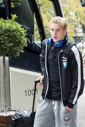 151207 Malmö FFs Franz Brorsson ankommer till spelarhotellet den 7 december 2015 i Madrid.  Copyright: LUDVIGxTHUNMAN BB151207LT052
