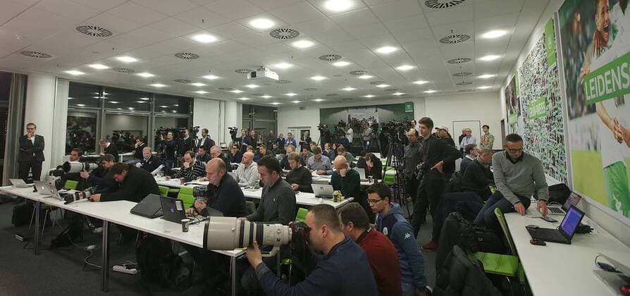 Bei der pressekonferenz vor dem Championsleaguespiel platze der presseraum fast aus allen Naehten