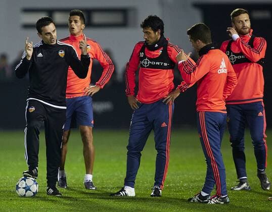 Coach Gary Neville (Valencia), Dani Parejo, Shkodran Mustafi - UEFA Champions League - pre match Training Session - Valencia CF vs Lyon - Paterna Training Ground - Valencia - Spain - 7th December 2015 - Pic David Aliaga Sportimage EDITORIAL USE ONLY. No use with unauthorised audio, video, data, fixture lists, club league logos or live services. Online in-match use limited to 120 images, no video emulation. No use in betting, games or single club league player publications.