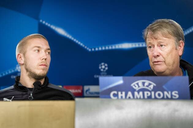 Fußball, Champions League, PK Malmö FF in Madrid 151207 Malmö FFs Anton Tinnerholm tränare ge Hareide under en träning och presskonferens den 7 december 2015 i Madrid.  Copyright: LUDVIGxTHUNMAN BB151207LT100