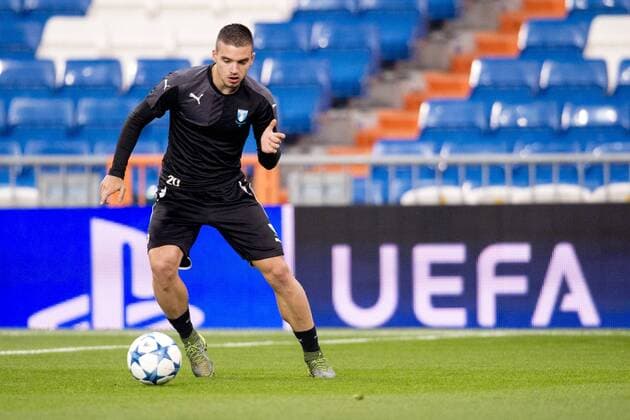 151207 Malmö FFs Vladimir Rodic under en träning och presskonferens den 7 december 2015 i Madrid.  Copyright: LUDVIGxTHUNMAN BB151207LT107