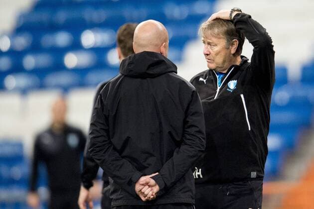 Fußball, Champions League, Training Malmö FF in Madrid 151207 Malmö FFs assisterande tränare Olof Persson och tränare ge Hareide i samtal under en träning och presskonferens den 7 december 2015 i Madrid.  Copyright: LUDVIGxTHUNMAN BB151207LT110
