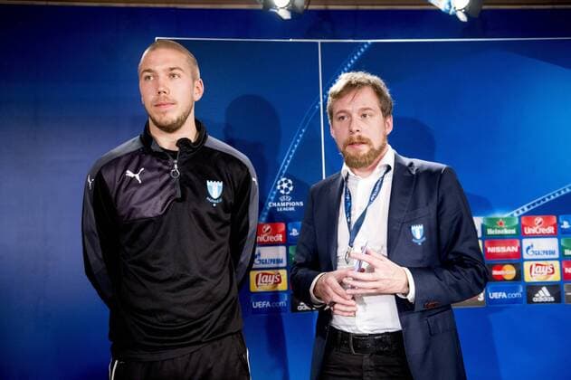 151207 Malmö FFs Anton Tinnerholm och kommunikationschef Peter hlander under en presskonferens den 7 december 2015 i Madrid.  Copyright: LUDVIGxTHUNMAN BB151207LT125