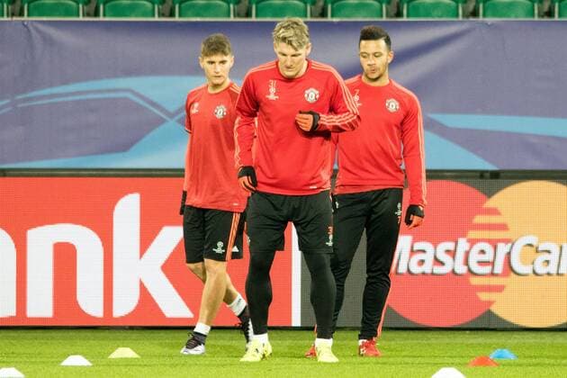 Fußball, UEFA Champions League, Abschlusstraining und Pressekonferenz Manchester United ManU Bastian Schweinsteiger (Manchester United) (vorne) im Training. xtgx