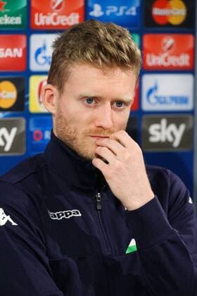 Andre Schürrle (VfL Wolfsburg) - Champions League Gruppe B Saison 2015-2016 Pressekonferenz VfL Wolfsburg vs. Manchester United ManU in der Volkswagen Arena in Wolfsburg - Portrait,Deutschland, Fussball, Mann,Männer,07.12.2015