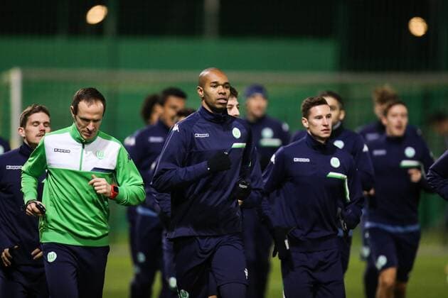 Naldo (li.) und Julian Draxler (VfL Wolfsburg) - Champions League Gruppe B Saison 2015-2016 Abschlusstraining VfL Wolfsburg vs. Manchester United ManU in der Volkswagen Arena in Wolfsburg - Deutschland, Fussball, Mann,Männer,07.12.2015