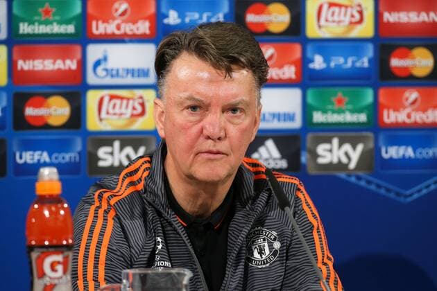 Trainer Louis van Gaal Manchester United ManU - Champions League Gruppe B Saison 2015-2016 Pressekonferenz und Abschlusstraining VfL Wolfsburg vs. Manchester United in der Volkswagen Arena in Wolfsburg - Einzelbild,Deutschland, Fussball, Mann,Männer,07.12.2015