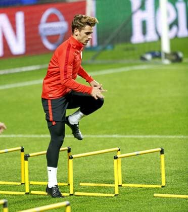 Atletico Madrid training session at Benficaxstadium before Champions League match. In this picture, Antoine Griezmann. xJOSExA.xGARCIAx 