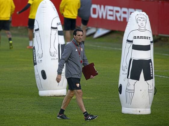 FC Sevilla training session at Pizjuan stadium. In this picture, Unai Emery. xRAMONxNAVARROx 