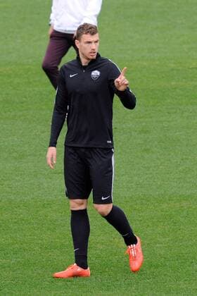 FuÃŸball, Champions League, AS Rom Training 08.12.2015. Technical Center Fulvio Bernardini, Rome, Italy. Uefa Champions League, GroupStage. Final training session AS Roma before their game with BATE on 9th Dec. Edin Dzeko xACTIVAx  ActionPlus11687120