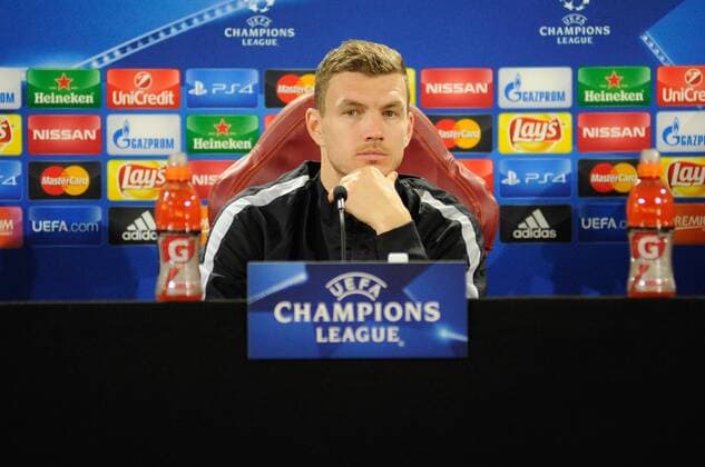 FuÃŸball, Champions League, AS Rom PK 08.12.2015. Technical Center Fulvio Bernardini, Rome, Italy. Uefa Champions League, Group Stage. International press conference PK Pressekonferenz AS Roma with the player Edin Dzeko. Roma play BATE on 9th Dec. xACTIVAx  ActionPlus11687126