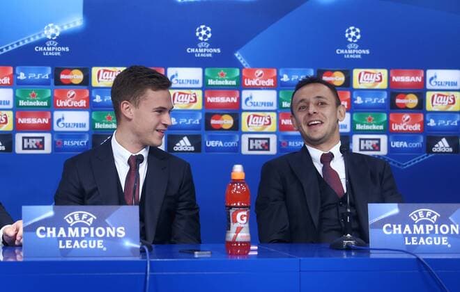 Bilder des Tages - SPORT Fußball, Champions League, Bayern München PK Bayern Muenchen press conference PK Pressekonferenz 08.12.2015., Zagreb, Croatia - Bayern Muenchen s Joshua Kimmich and Rafinha attend a press conference prior the UEFA Champions League soccer match on 09 December 2015 against Dinamo Zagreb.  ZeljkoxLukunic PIXSELL