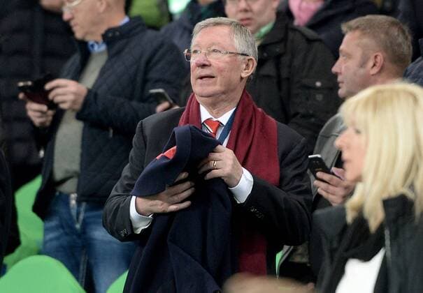 08.12.2015, xjhx, Fussball UEFA Champions League, VfL Wolfsburg - Manchester United ManU emspor v.l. Sir Alexander Chapman ãAlexÒ Ferguson auf der Tribuene