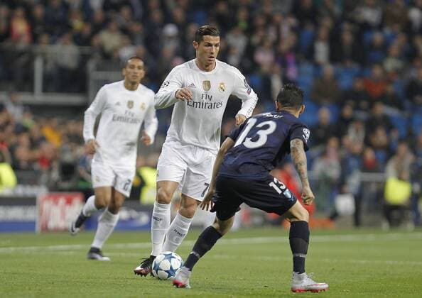 Fußball, Champions League, Real Madrid - Malmö FF Partido de futbol entre el Real Madrid y el Malmo FF de la Champions League 2015 2016, celebrado en el estadio Santiago Bernabeu, en Madrid 08 12 2015. Soccer match between Real Madrid and Malmo FF of the 2015 2016 Champions League, held at the Santiago Bernabeu stadium, in Madrid 12 08 2015. Cristiano Ronaldo 