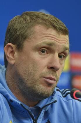 Fußball, Champions League, Dynamo Kiew Training und PK Dec. 8, 2015 - Kiev, Ukraine - Dynamo Kiev news conference - Kiev, Ukraine - 08 12 15 Dynamo Kiev s coach Serhiy Rebrov attends a news conference prior to Champions League soccer match against Maccabi Tel Aviv. Dynamo Kiev news conference - ZUMAf321