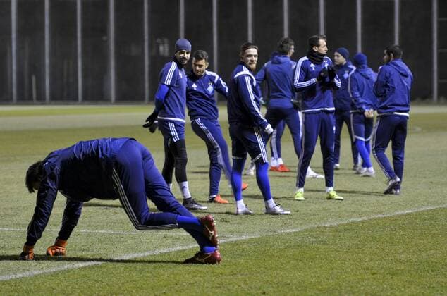 Fußball, Champions League, Dynamo Kiew Training und PK Dec. 8, 2015 - Kiev, Ukraine - Dynamo Kiev training - Kiev, Ukraine - 08 12 15 Dynamo Kiev s players train ahead of their Champions League soccer match against Maccabi Tel Aviv Dynamo Kiev training - ZUMAf321