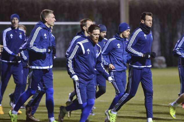 Fußball, Champions League, Dynamo Kiew Training und PK Dec. 8, 2015 - Kiev, Ukraine - Dynamo Kiev training - Kiev, Ukraine - 08 12 15 Dynamo Kiev s players train ahead of their Champions League soccer match against Maccabi Tel Aviv Dynamo Kiev training - ZUMAf321