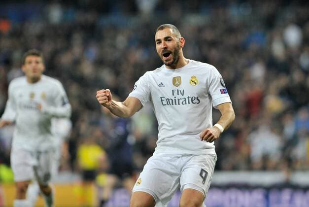Fußball, Champions League, Real Madrid feiert Rekordsieg gegen Malmö FF Real Madrid Forward, Karim Benzema, number 9 celebrates after scoring a goal (1,0). Round Matchday 6 of the CHAMPIONS league, soccer match between Real Madrid - Malmo at the Santiago Bernabeu estadium, Madrid - Spain by December 8, 2015. PHOTO: Gregorio Lopez. 