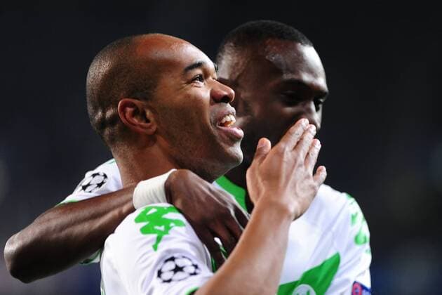 Fußball, Champions League, VfL Wolfsburg - Manchester United Fussball Champions League Vorrunde 6. Spieltag VfL Wolfsburg - Manchester United ManU am 08.12.2015 in der Volkswagen Arena in Wolfsburg Jubel bei Naldo ( Wolfsburg ) nach seinem Tor zum 1:1 xPBJPGx
