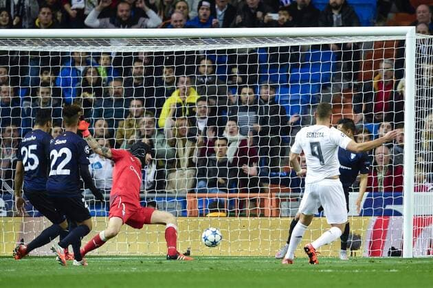 Fußball, Champions League, Real Madrid feiert Rekordsieg gegen Malmö FF 151208 Real Madrids Karim Benzema 1-0 Champions League Real Madrid und Malmö FF - 8 december 2015 in Madrid.  LUDVIGxTHUNMAN BB151208LT068