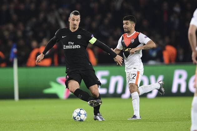 Fußball, Champions League, Paris St. Germain - Schachtar Donezk Zlatan Ibrahimovic (PSG) vs Eduardo (Shakhtar) FOOTBALL : PSG vs Shakhtar Donetsk - Champions League - 08 12 2015 JBAutissier Panoramic 