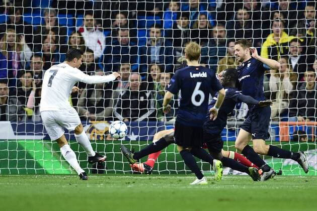 Fußball, Champions League, Real Madrid feiert Rekordsieg gegen Malmö FF 151208 Real Madrids Cristiano Ronaldo 3-0 - Champions League - Real Madrid vs Malmö FF 8 Dezember 2015 in Madrid.  LUDVIGxTHUNMAN BB151208LT083