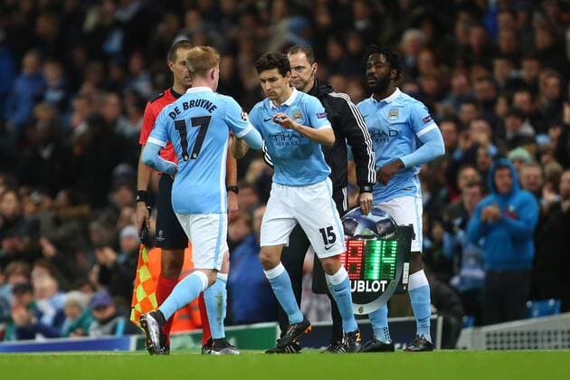 Fußball, Champions League, Manchester City - Borussia Mönchengladbach Jesus Navas substituted for Kevin De Bruyne of Manchester City - Manchester City vs Monchengladbach - UEFA Champions League - Etihad Stadium - Manchester - 08 12 2015 Pic Philip Oldham SportImage EDITORIAL USE ONLY. No use with unauthorised audio, video, data, fixture lists, club league logos or live services. Online in-match use limited to 120 images, no video emulation. No use in betting, games or single club league player publications.