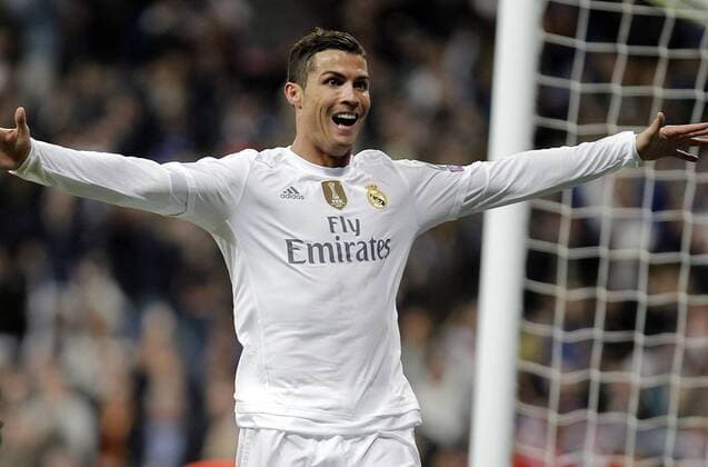 Fußball, Champions League, Real Madrid feiert Rekordsieg gegen Malmö FF Partido de futbol entre el Real Madrid y el Malmo FF de la Champions League 2015 2016, celebrado en el estadio Santiago Bernabeu, en Madrid 08 12 2015. Soccer match between Real Madrid and Malmo FF of the 2015 2016 Champions League, held at the Santiago Bernabeu stadium, in Madrid 12 08 2015. Cristiano Ronaldo celebrates his 4th goal. 