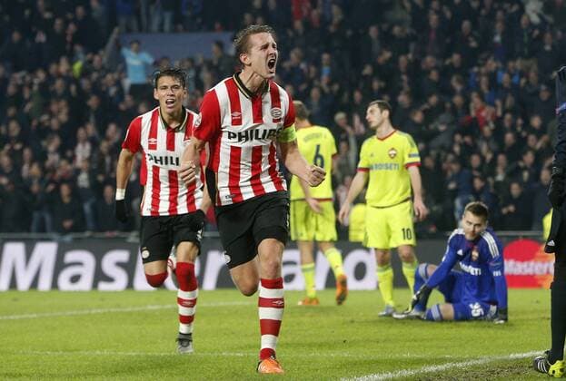 Fußball, Champions League, PSV Eindhoven - ZSKA Moskau during the UEFA Champions League match between PSV Eindhoven and CSKA Moscow on December 8, 2015 at the Philips stadium in Eindhoven, The Netherlands. PSV v CSKA Moscow UEFA Champions League 2015 2016 xVIxJeroenxPutmansxIVx 4676038