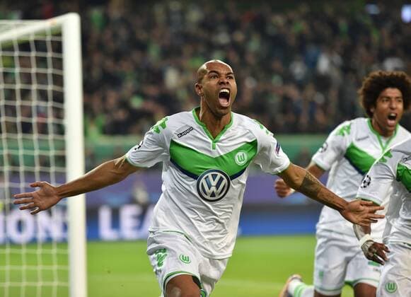 Themen der Woche - Sport Bilder des Tages - SPORT Fußball, Champions League, VfL Wolfsburg besiegt Manchester United 08.12.2015, Fussball, Saison 2015 2016, Champions League, 2015 16, Vorrunde, VfL Wolfsburg - Manchester United ManU Jubel Naldo (VfL Wolfsburg)