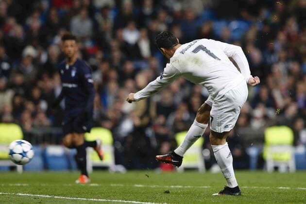 FuÃŸball, Champions League, Real Madrid - MalmÃ¶ FF 08.12.2015. Madrid, Spain. Cristiano Ronaldo dos Santos (7) Real Madrid during the UEFA Champions League between Real Madrid versus Malmo FF at the Santiago Bernabeu stadium xEnriquexdexlaxFuentex  ActionPlus11687298