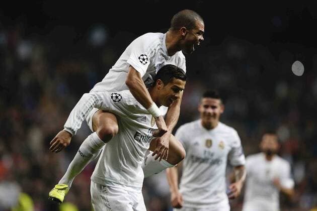 FuÃŸball, Champions League, Real Madrid - MalmÃ¶ FF 08.12.2015. Madrid, Spain. Cristiano Ronaldo dos Santos (7) Real Madrid celebrates after scoring his team& xb4;s 3rd goal during the UEFA Champions League between Real Madrid versus Malmo FF at the Santiago Bernabeu stadium xEnriquexdexlaxFuentex  ActionPlus11687305