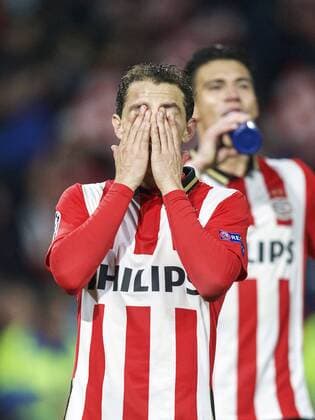 Fußball, Champions League, PSV Eindhoven - ZSKA Moskau (L-R) Andres Guardado of PSV, Hector Moreno of PSV during the UEFA Champions League match between PSV Eindhoven and CSKA Moscow on December 8, 2015 at the Philips stadium in Eindhoven, The Netherlands. PSV v CSKA Moscow UEFA Champions League 2015 2016 xVIxxIVx 4676414