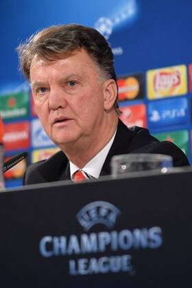Fußball Champions League Gruppenphase 6. Spieltag VfL Wolfsburg - Manchester United ManU am 08.12.2015 in der Volkswagen Arena in Wolfsburg Louis van Gaal ( Trainer Manchester ) xTTx