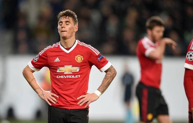 FUSSBALL CHAMPIONS LEAGUE SAISON 2015 2016 VORRUNDE VfL Wolfsburg - Manchester United ManU 08.12.2015 Guillermo Varela (Manchester United FC) enttaeuscht 