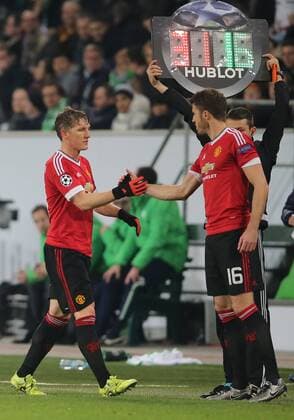 Auswechslung Bastian Schweinsteiger Manchester United ManU FC) muss den Platz verlassen, es kommt Michael Carrick (Manchester United FC)