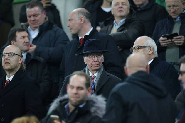 Vorstandsmitglied Sir Bobby Charlton Manchester United ManU - Champions League Gruppe B Saison 2015-2016 VfL Wolfsburg vs. Manchester United in der Volkswagen Arena in Wolfsburg - Deutschland, Fussball, Mann,Männer,08.12.2015