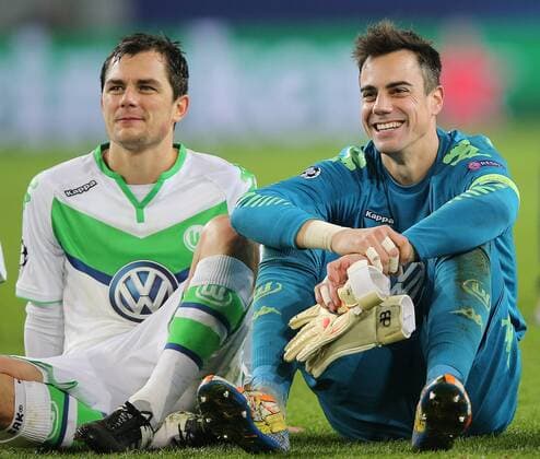 Glücklich v.l. Marcel Schaefer (VfL Wolfsburg) und Diego Benaglio (VfL Wolfsburg)