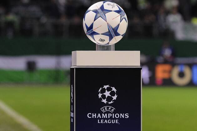 Wolfsburg, Deutschland 08. Dezember 2015: Champions League 15 16 - VfL Wolfsburg vs. Manchester United ManU der Champion Ball ot