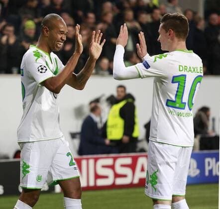 NALDO Team VFL Wolfsburg jubelt nach seinem Tor zum 3 : 2 Endstand mit DRAXLER Julian UEFA Championsleague Spiel Gruppe B VFL Wolfsburg Manchester United ManU 3 : 2 am 08.Dezember 2015 in Wolfsburg 