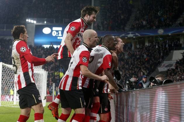 (L-R), Andres Guardado of PSV, Davy Propper of PSV, Jorrit Hendrix of PSV, Nicolas Isimat-Mirin of PSV, Luuk de Jong of PSV during the UEFA Champions League match between PSV Eindhoven and CSKA Moscow on December 8, 2015 at the Philips stadium in Eindhoven, The Netherlands. PSV v CSKA Moscow UEFA Champions League 2015 2016 xVIxJeroenxPutmansxIVx 4676908