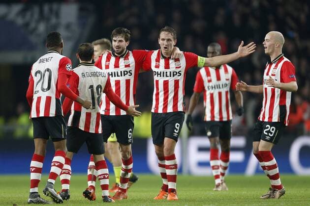 (L-R), Joshua Brenet of PSV, Andres Guardado of PSV, Davy Propper of PSV, Luuk de Jong of PSV, Jorrit Hendrix of PSV during the UEFA Champions League match between PSV Eindhoven and CSKA Moscow on December 8, 2015 at the Philips stadium in Eindhoven, The Netherlands. PSV v CSKA Moscow UEFA Champions League 2015 2016 xVIxJeroenxPutmansxIVx 4676982