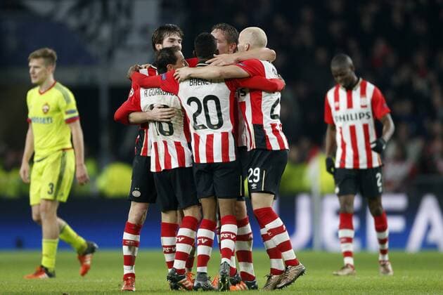 Joshua Brenet of PSV, Andres Guardado of PSV, Davy Propper of PSV, Luuk de Jong of PSV, Jorrit Hendrix of PSV during the UEFA Champions League match between PSV Eindhoven and CSKA Moscow on December 8, 2015 at the Philips stadium in Eindhoven, The Netherlands. PSV v CSKA Moscow UEFA Champions League 2015 2016 xVIxJeroenxPutmansxIVx 4676983