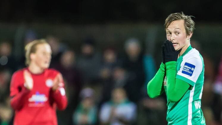 Maren Wallenhorst (SV Werder Bremen, 25) enttäuscht, enttäuscht schauend, disappointed, Fussball, DFB-Pokal der Frauen, SV Werder Bremen - FC Bayern München, xdgx